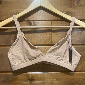SKIMS NWT Fits Everybody Triangle Bralette